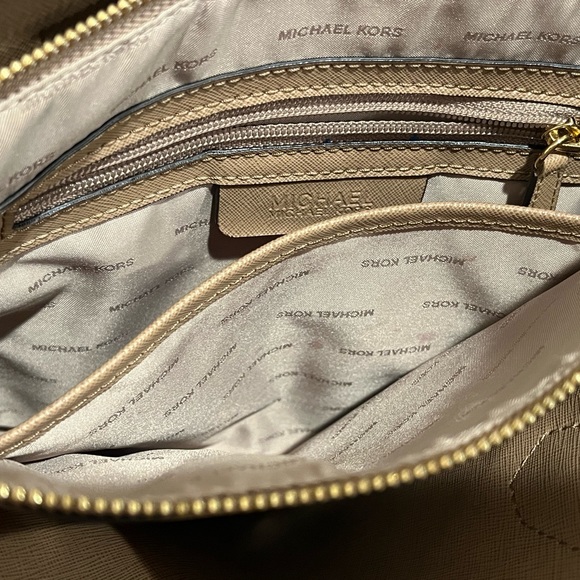 Authentic Michael KORS Mercer Luggage Brown Leather Satchel Crossbody GUC! - Picture 12 of 13